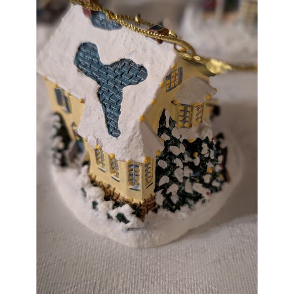 Thomas Kinkade Winter Memories Illuminated Ornament Collection 2000 – Lot of... - Picture 5 of 16